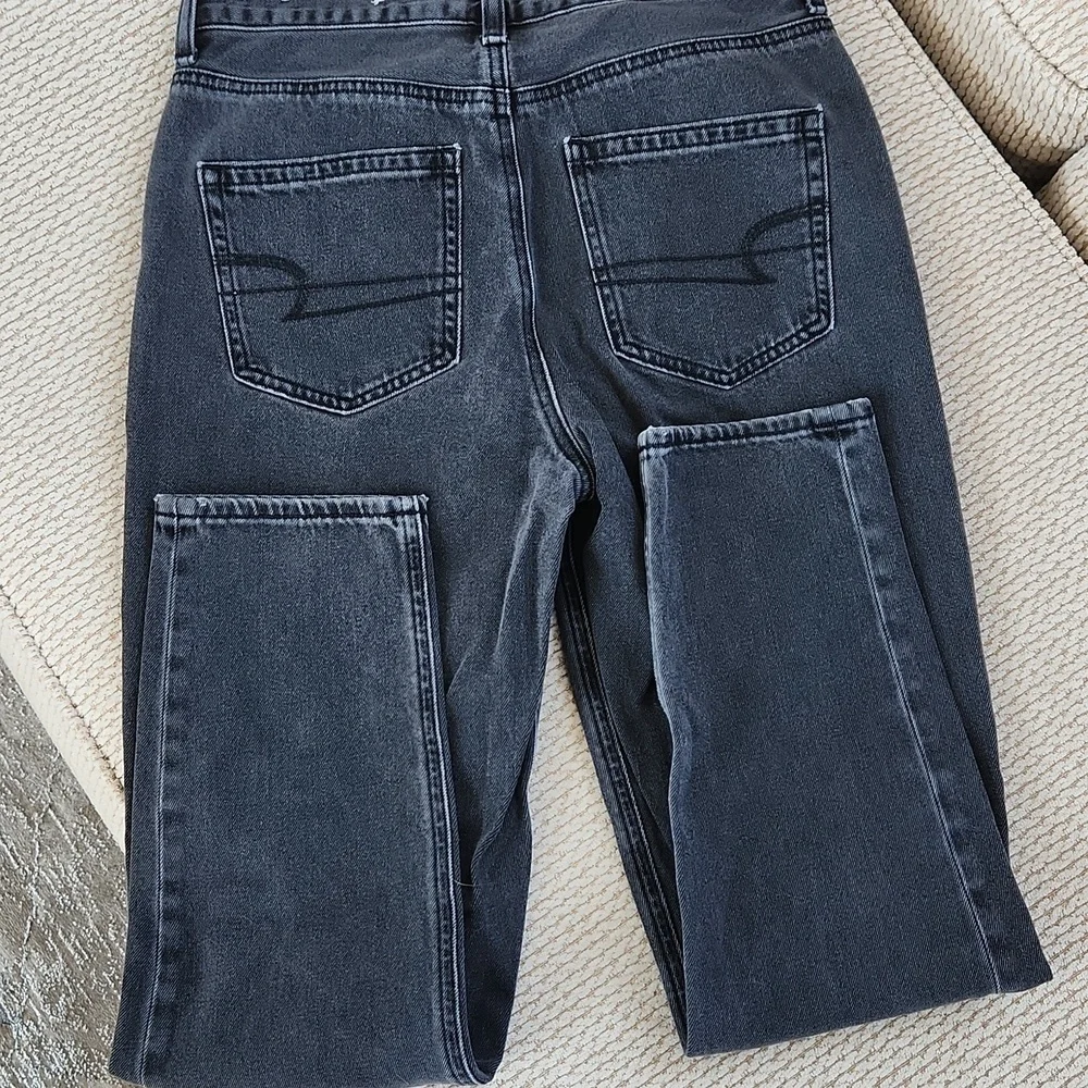 Women's AEO Black Jeans, Mom Jeans, size 4 Regular - Picture 5 of 5